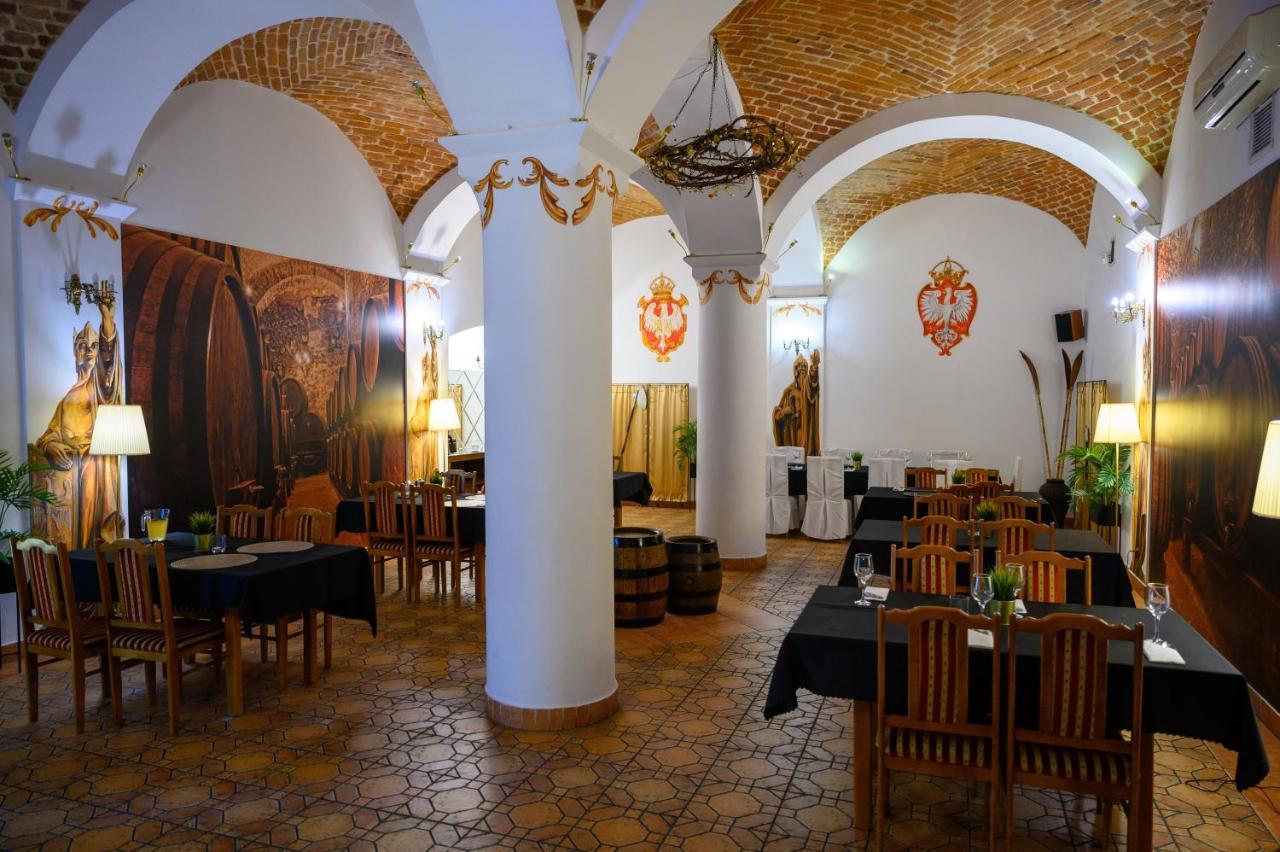 Hotel Stary Browar Tarnobrzeg Esterno foto